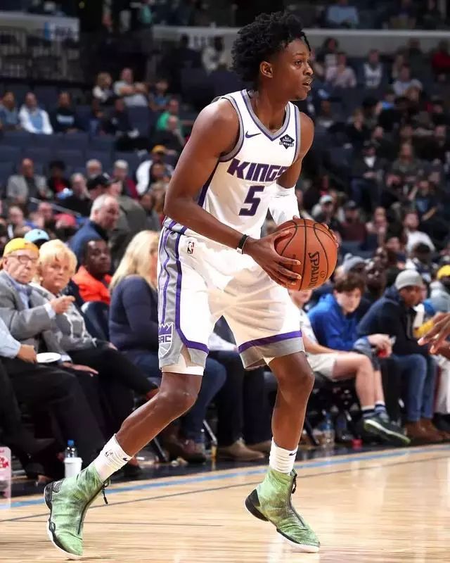 在替补板凳 在替补板凳