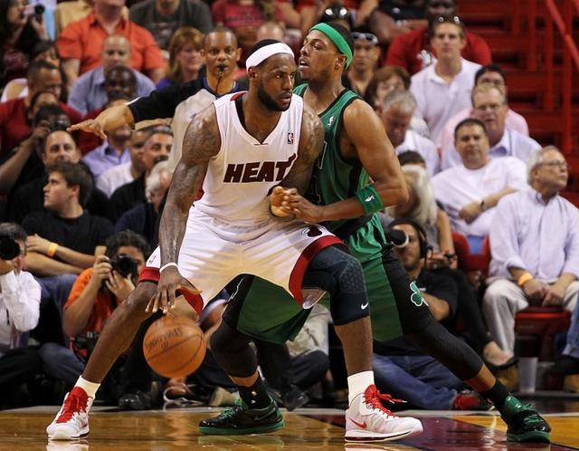 形成三人侧 形成三人侧